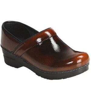 Sanita Professional Kelly Closed Clog Slip On Round Toe Leather Black Red 6.5